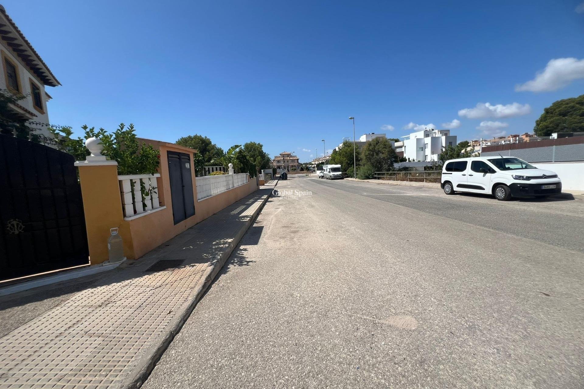 Resale - APARTMENT -
ORIHUELA COSTA - Lomas De Cabo Roig-los Dolses