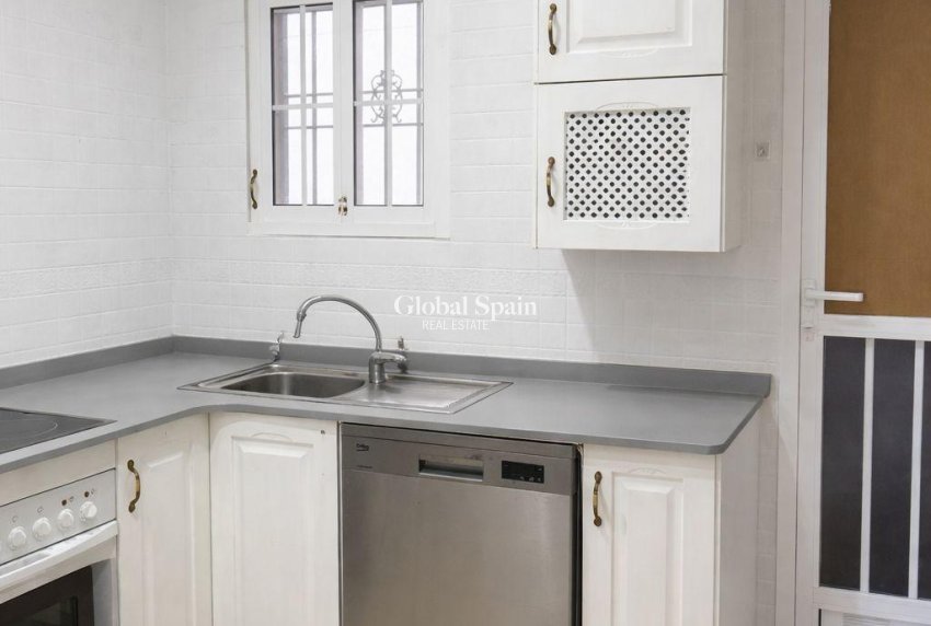 Resale - APARTMENT -
ORIHUELA COSTA - Lomas De Cabo Roig-los Dolses