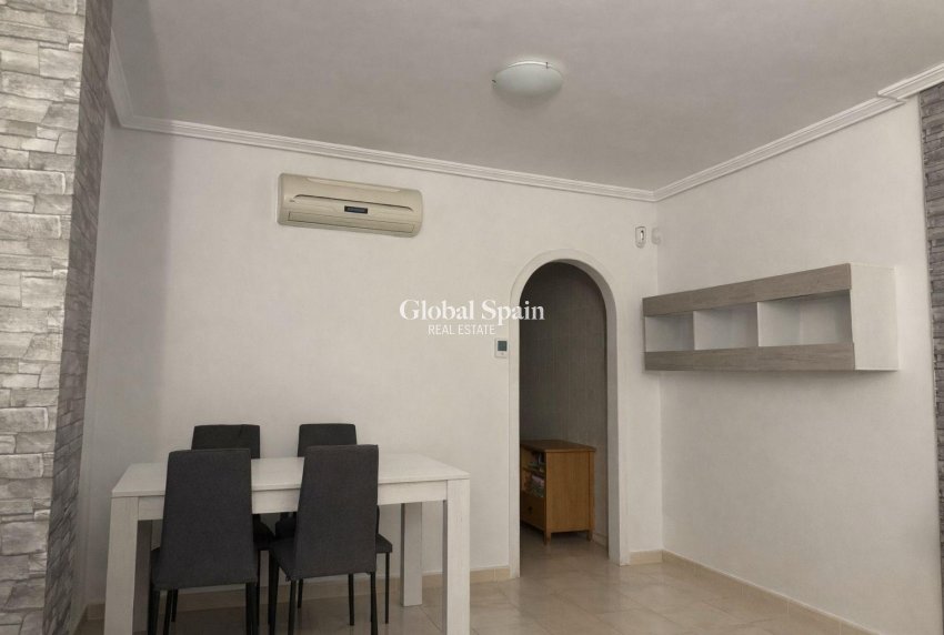 Resale - APARTMENT -
ORIHUELA COSTA - Lomas De Cabo Roig-los Dolses
