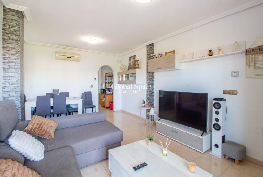 Resale - APARTMENT -
ORIHUELA COSTA - Lomas de Cabo Roig-Los Dolses