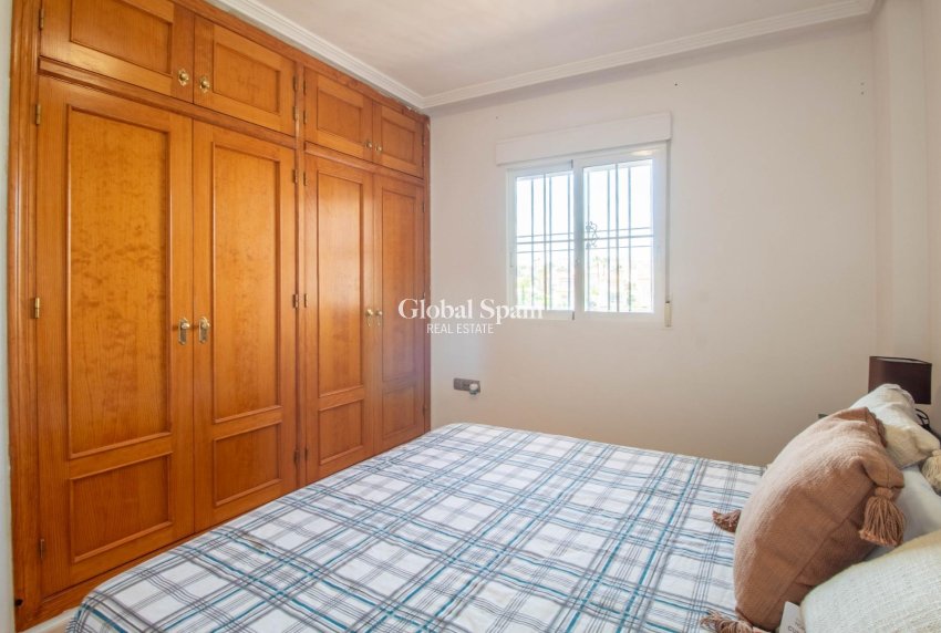 Resale - APARTMENT -
ORIHUELA COSTA - Lomas de Cabo Roig-Los Dolses