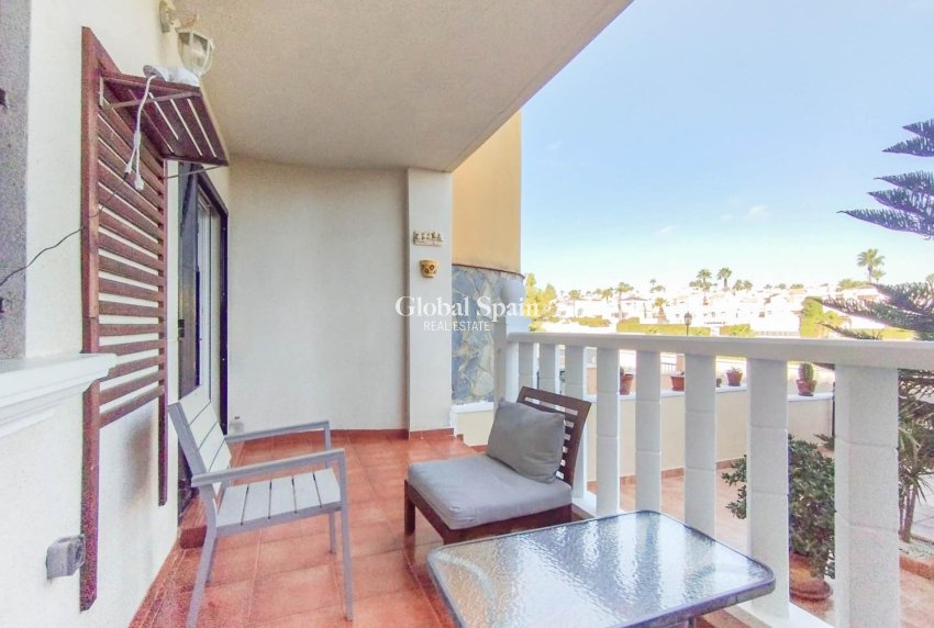 Resale - APARTMENT -
ORIHUELA COSTA - Lomas de Cabo Roig-Los Dolses