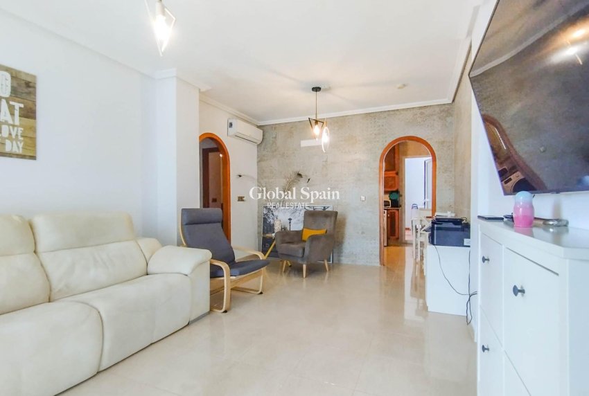Resale - APARTMENT -
ORIHUELA COSTA - Lomas de Cabo Roig-Los Dolses