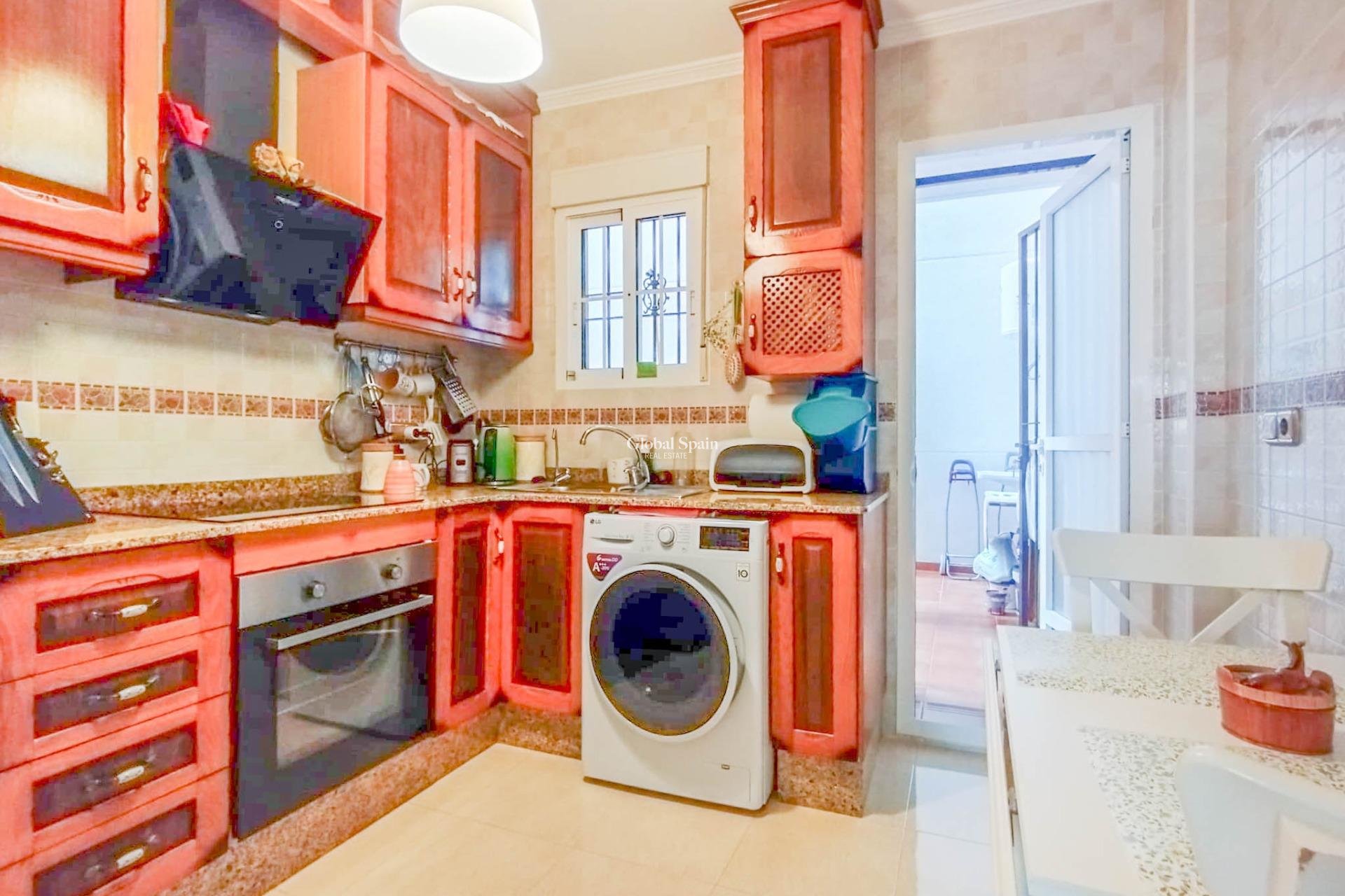 Resale - APARTMENT -
ORIHUELA COSTA - Lomas de Cabo Roig-Los Dolses