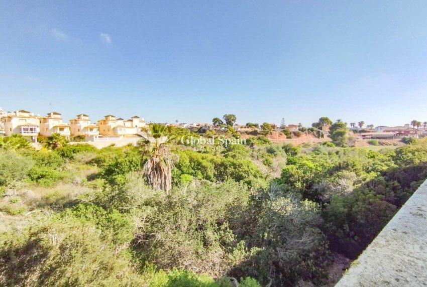Resale - APARTMENT -
ORIHUELA COSTA - Lomas de Cabo Roig-Los Dolses