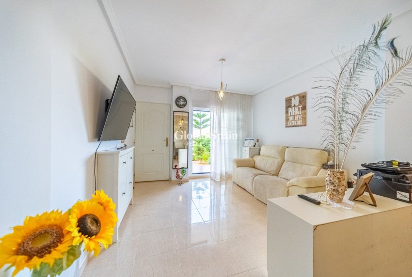 Resale - Apartment -
ORIHUELA COSTA - Lomas de Cabo Roig