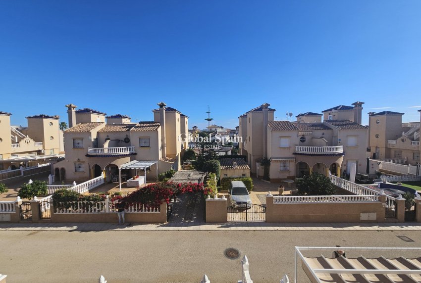 Resale - APARTMENT -
ORIHUELA COSTA - Lomas de Cabo Roig