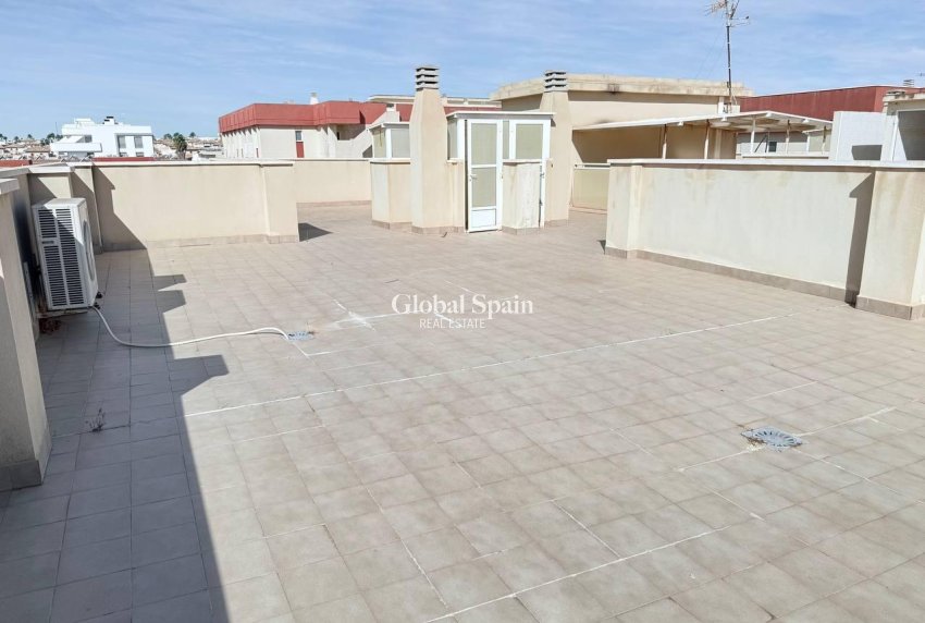 Resale - APARTMENT -
ORIHUELA COSTA - Lomas de Cabo Roig