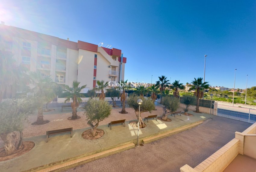 Resale - APARTMENT -
ORIHUELA COSTA - Lomas de Cabo Roig
