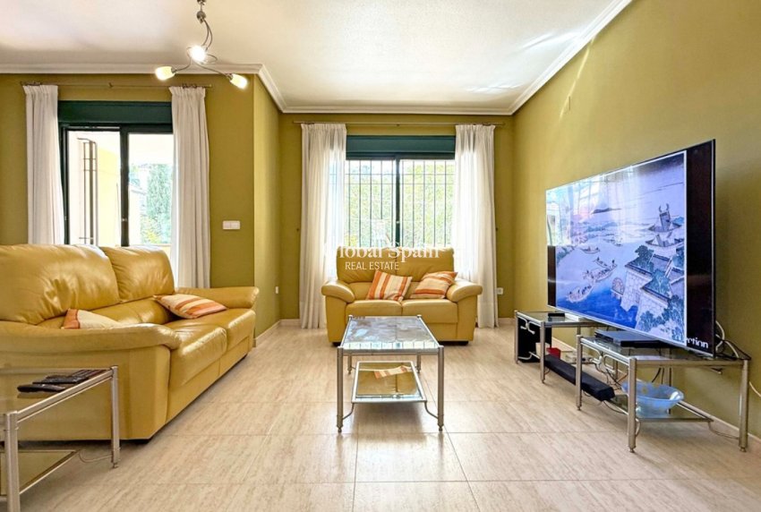 Resale - APARTMENT -
ORIHUELA COSTA - Lomas de Campoamor