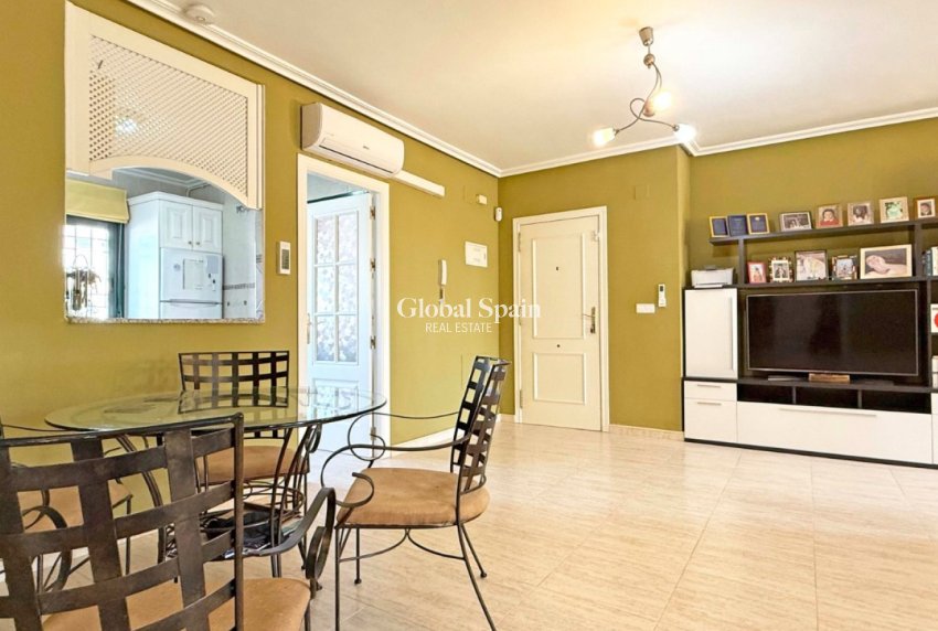 Resale - APARTMENT -
ORIHUELA COSTA - Lomas de Campoamor