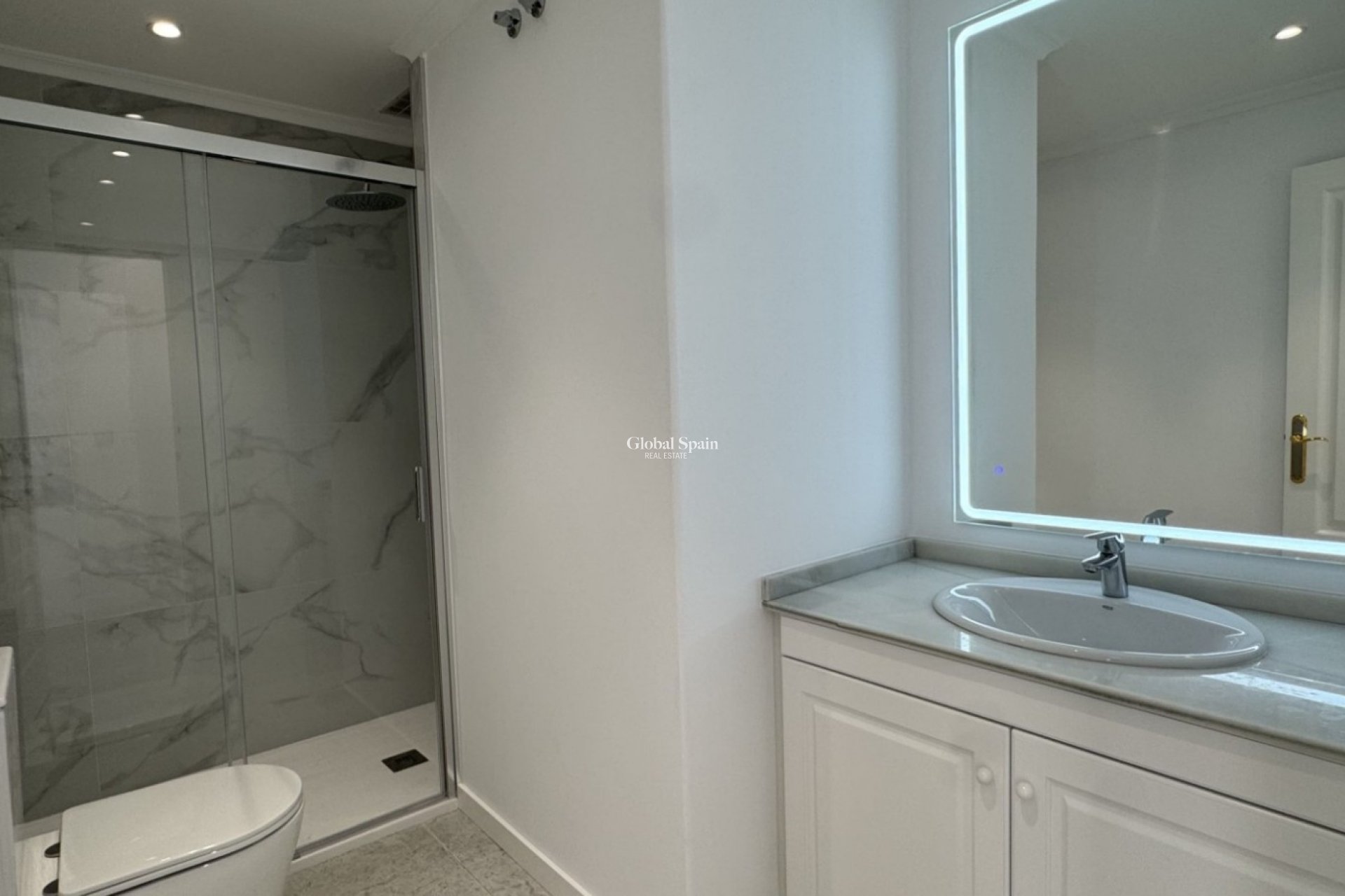 Resale - APARTMENT -
ORIHUELA COSTA - Lomas de Campoamor