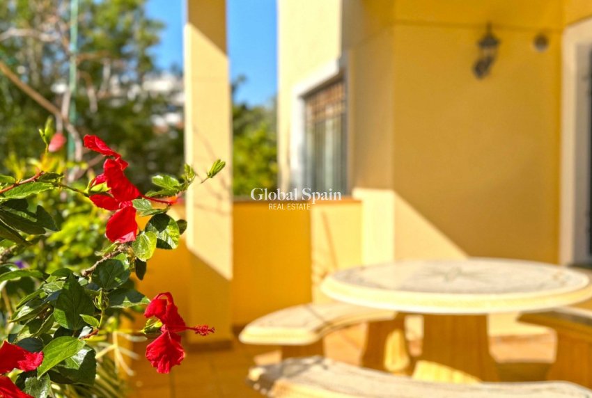 Resale - Apartment -
ORIHUELA COSTA - Lomas de Campoamor