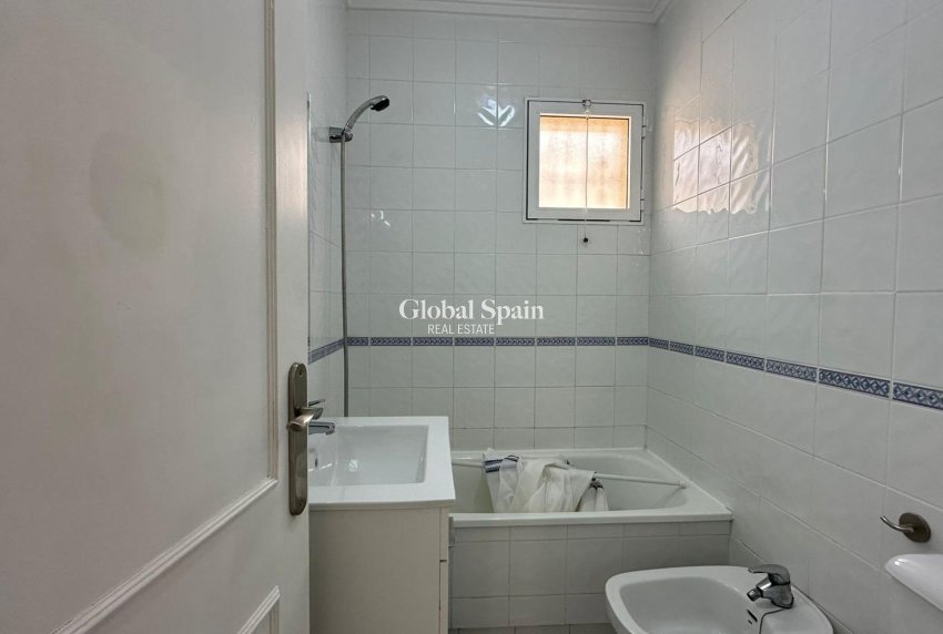 Resale - APARTMENT -
ORIHUELA COSTA - Los Almendros-la Florida