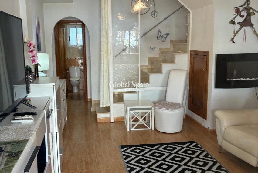 Resale - APARTMENT -
ORIHUELA COSTA - Los Almendros-la Florida