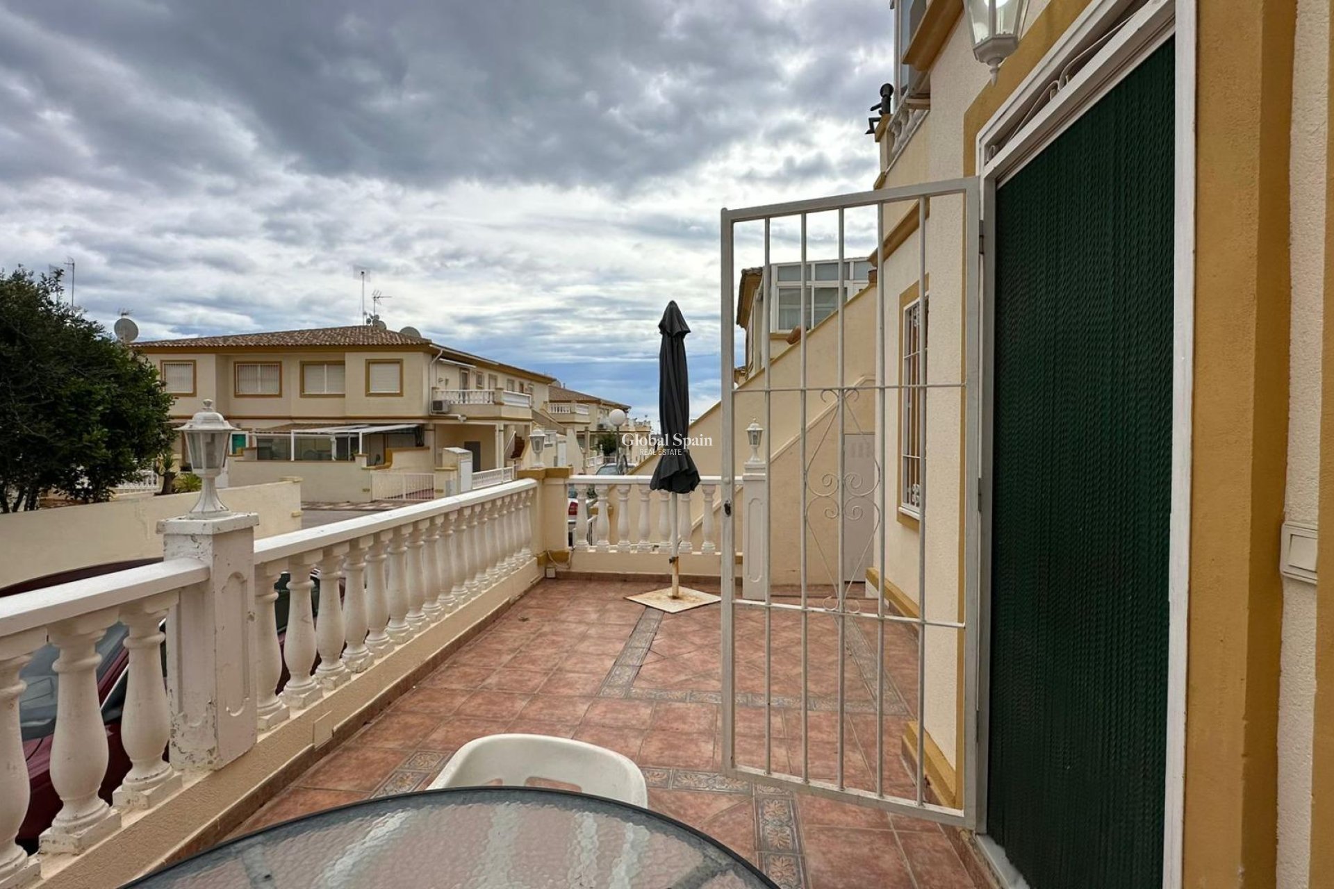 Resale - APARTMENT -
ORIHUELA COSTA - Los Almendros-la Florida