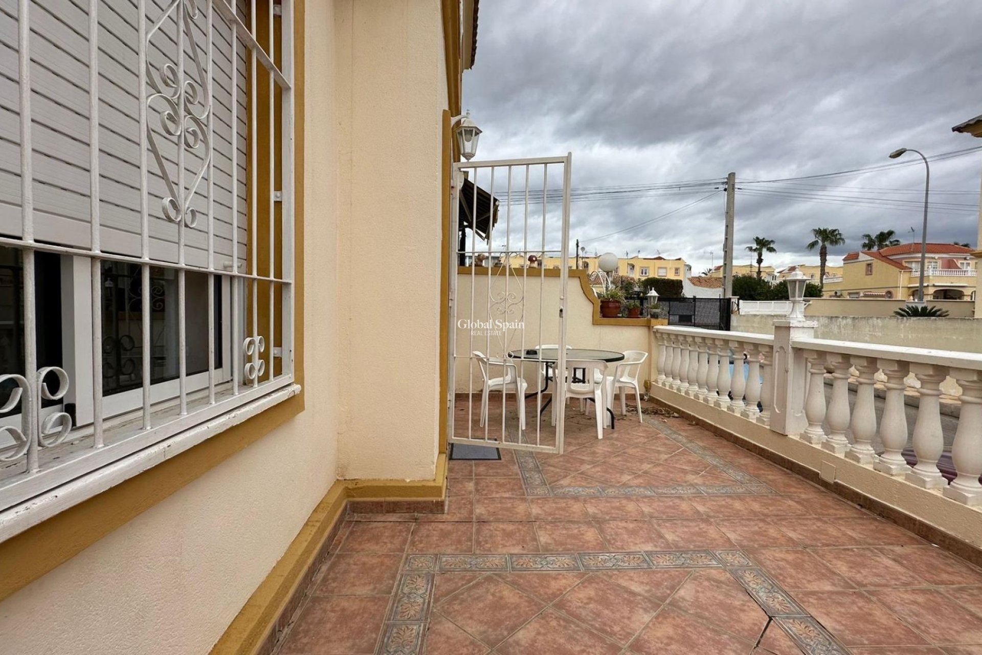 Resale - APARTMENT -
ORIHUELA COSTA - Los Almendros-la Florida