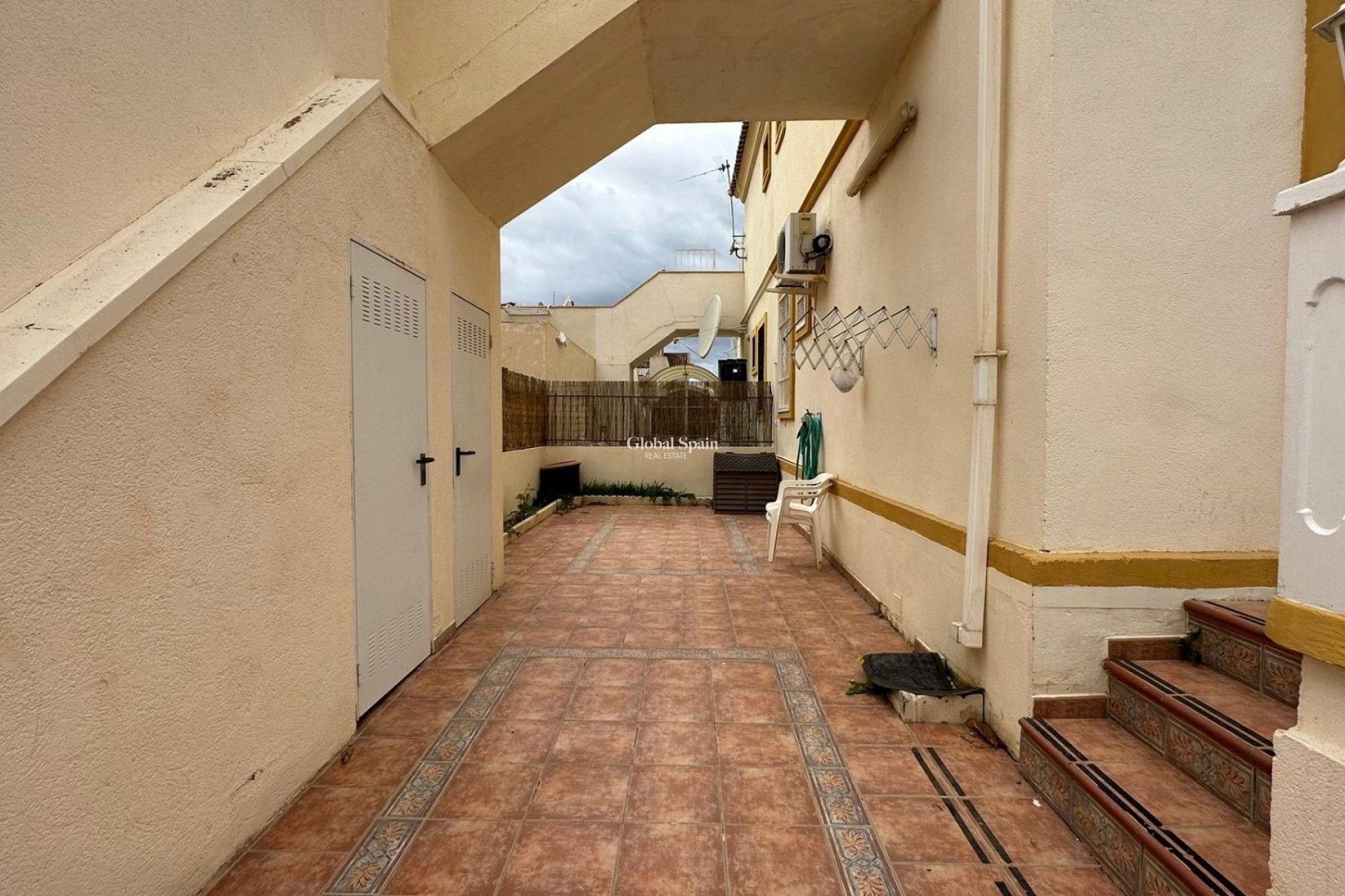 Resale - APARTMENT -
ORIHUELA COSTA - Los Almendros-la Florida