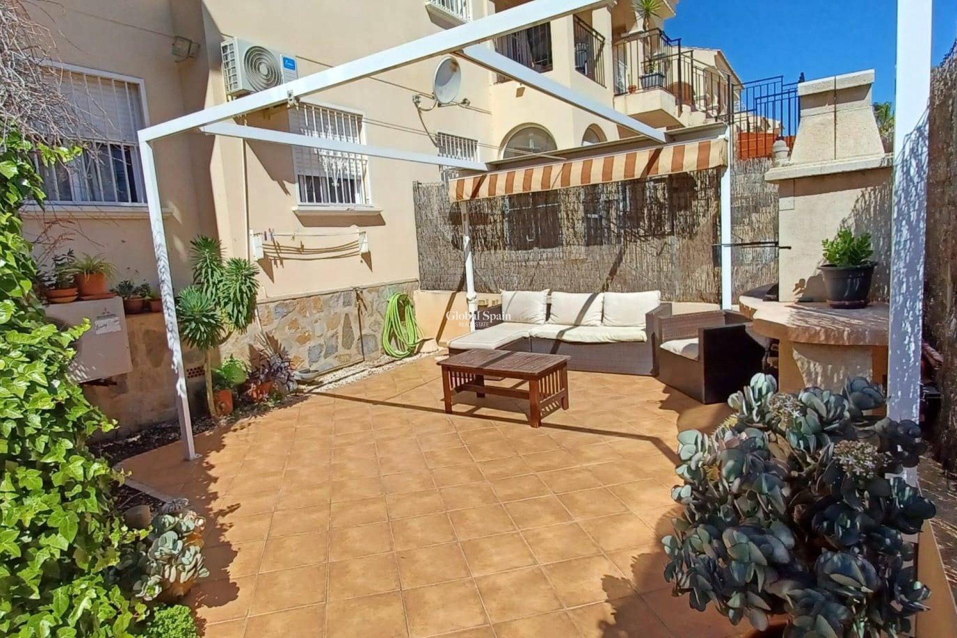 Resale - APARTMENT -
ORIHUELA COSTA - Los Almendros-la Florida