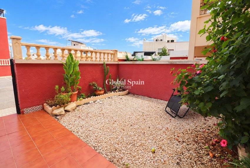 Resale - APARTMENT -
ORIHUELA COSTA - Los Altos