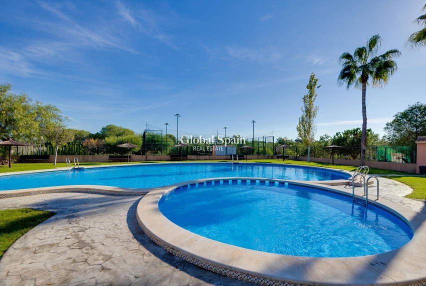 Resale - APARTMENT -
ORIHUELA COSTA - LOS BALCONES - LOS ALTOS