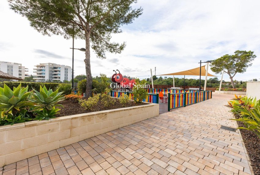 Resale - APARTMENT -
ORIHUELA COSTA - Los Dolses