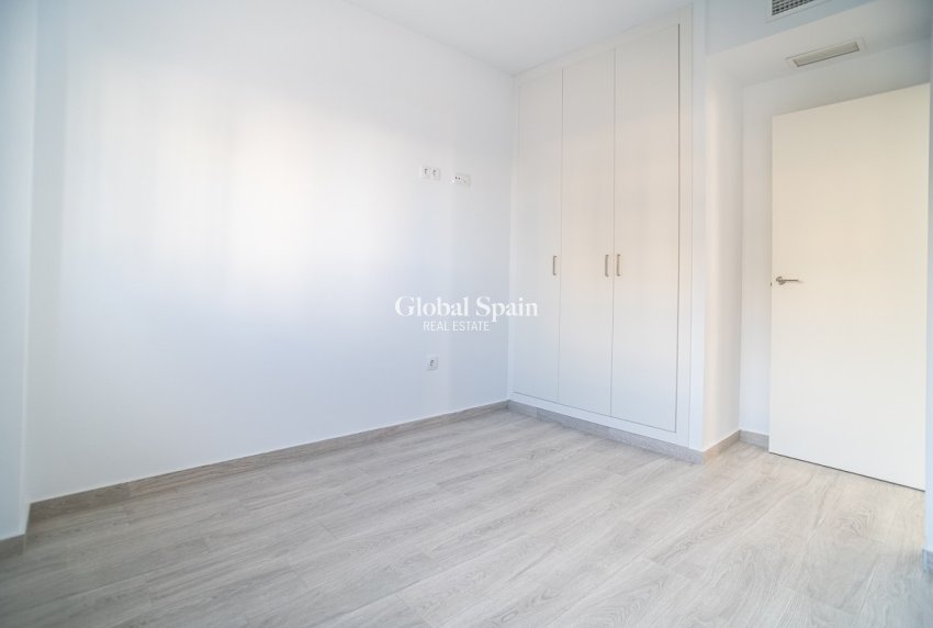 Resale - APARTMENT -
ORIHUELA COSTA - Los Dolses