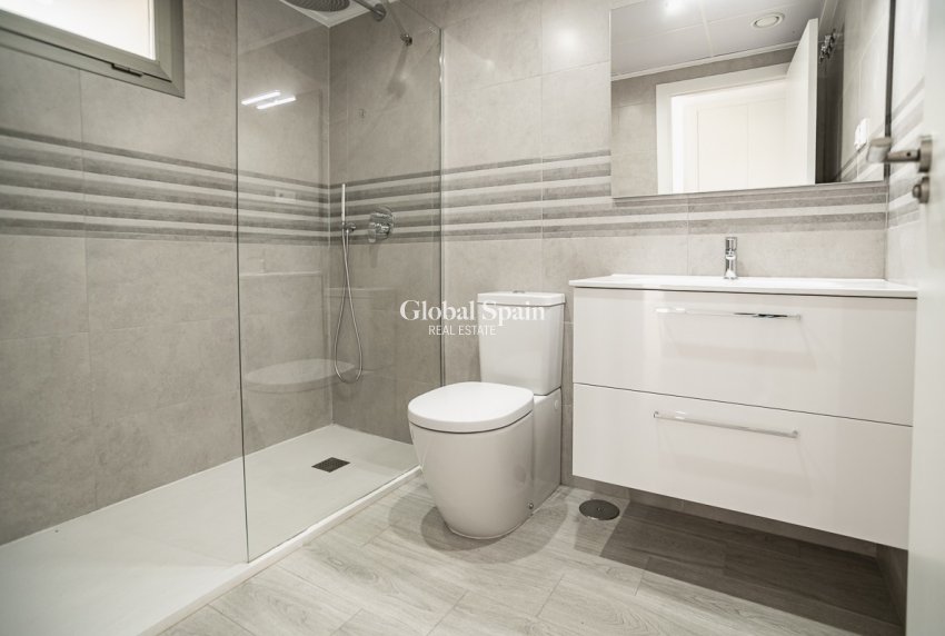 Resale - APARTMENT -
ORIHUELA COSTA - Los Dolses