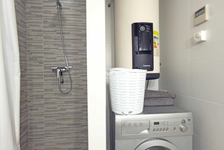 Resale - APARTMENT -
ORIHUELA COSTA - Los Dolses