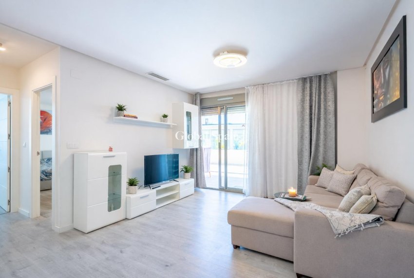 Resale - APARTMENT -
ORIHUELA COSTA - Los Dolses