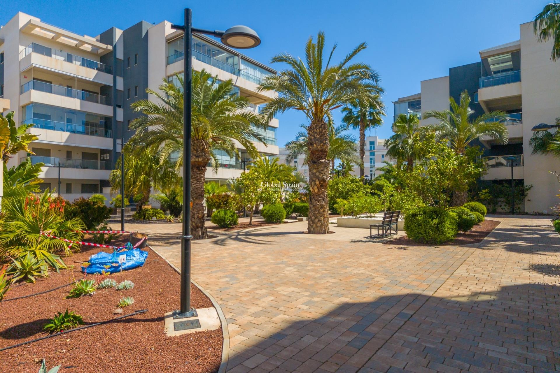 Resale - APARTMENT -
ORIHUELA COSTA - Los Dolses