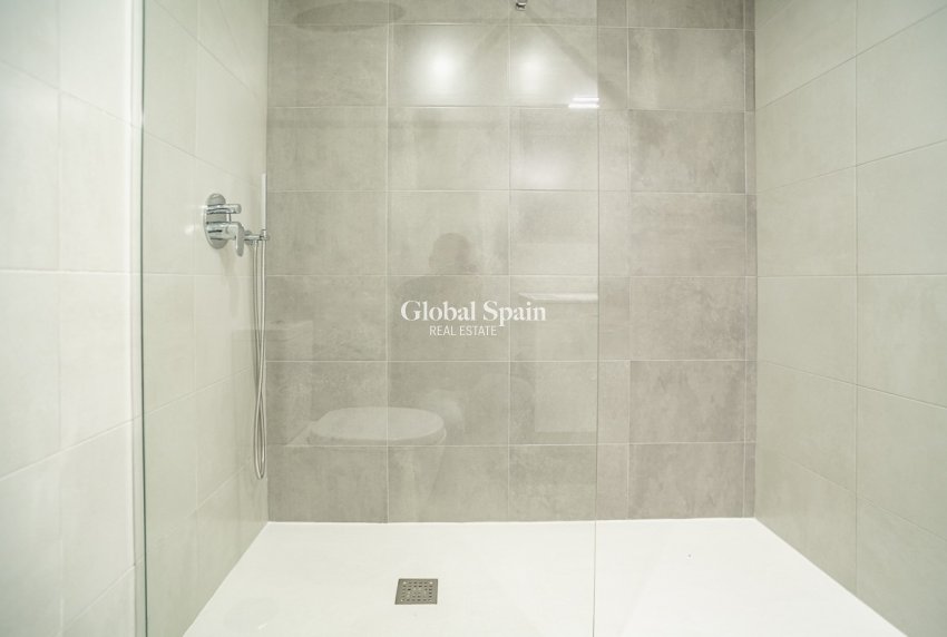 Resale - APARTMENT -
ORIHUELA COSTA - Los Dolses