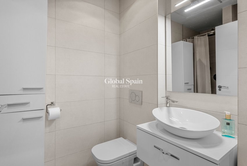Resale - APARTMENT -
ORIHUELA COSTA - Los Dolses