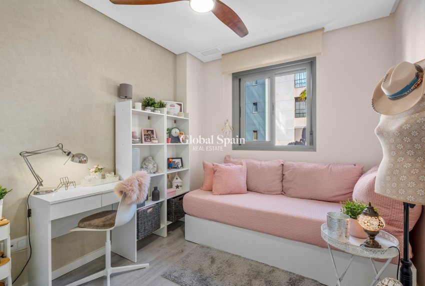 Resale - APARTMENT -
ORIHUELA COSTA - Los Dolses