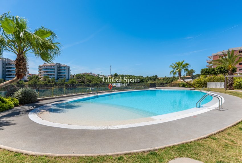 Resale - APARTMENT -
ORIHUELA COSTA - Los Dolses