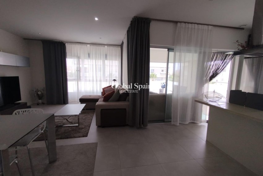 Resale - APARTMENT -
ORIHUELA COSTA - Los Dolses