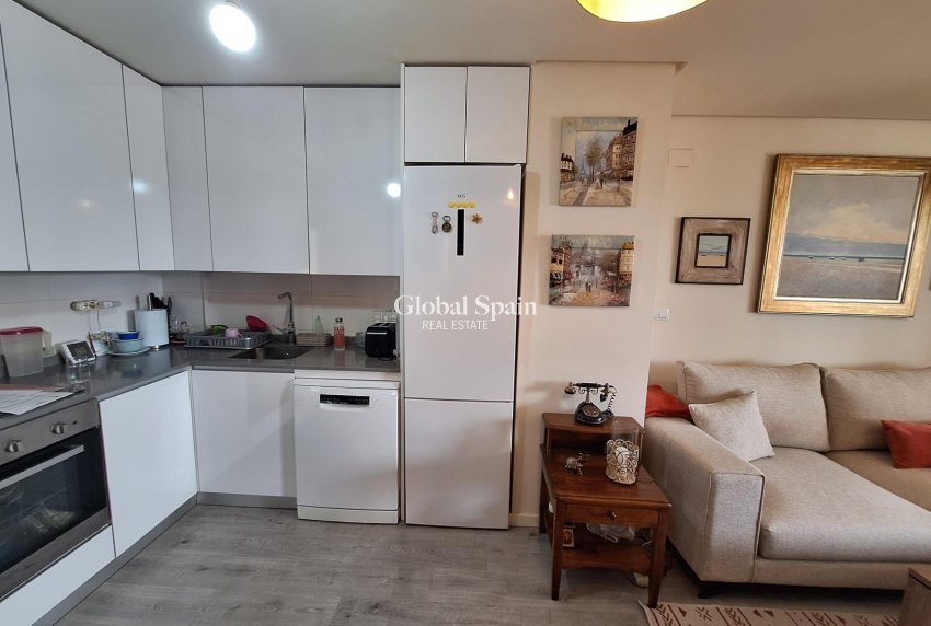 Resale - APARTMENT -
ORIHUELA COSTA - Los Dolses