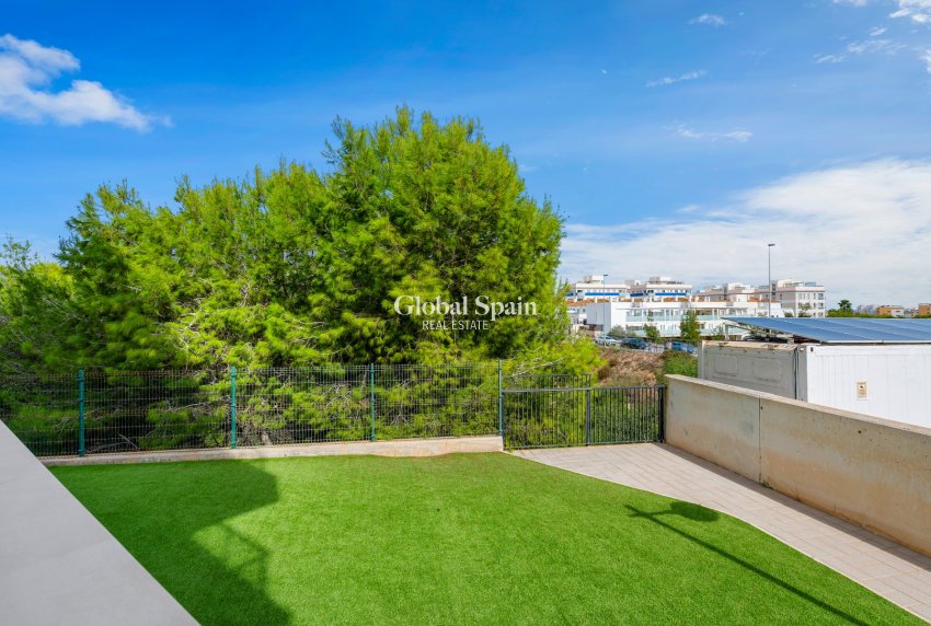 Resale - APARTMENT -
ORIHUELA COSTA - Los Dolses
