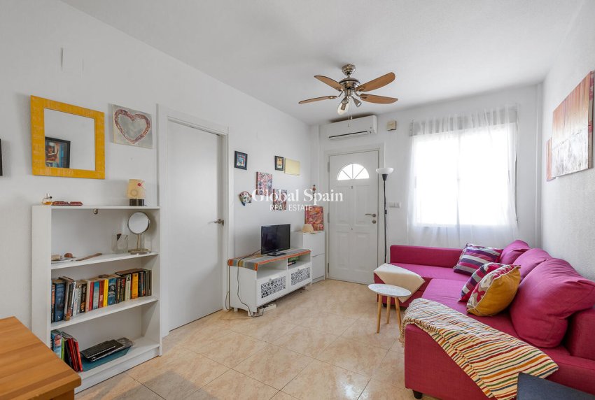 Resale - APARTMENT -
ORIHUELA COSTA - Orihuela Costa