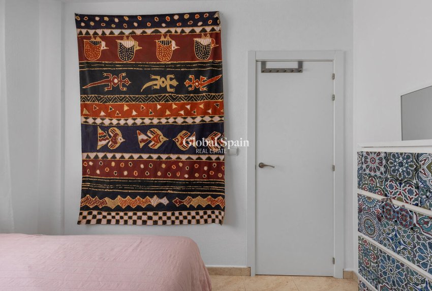 Resale - APARTMENT -
ORIHUELA COSTA - Orihuela Costa