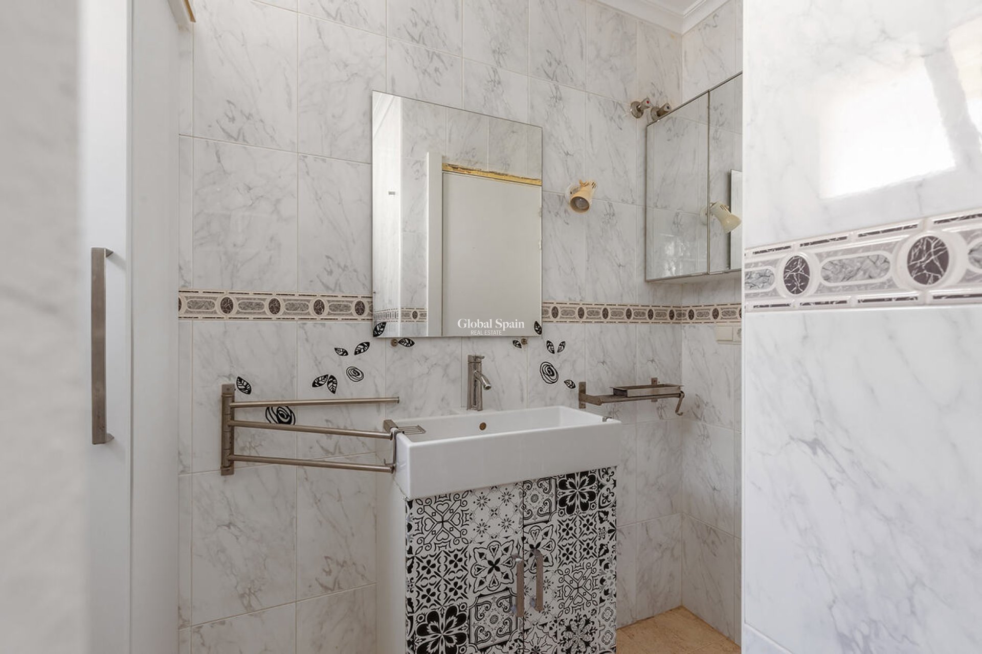 Resale - APARTMENT -
ORIHUELA COSTA - Orihuela Costa