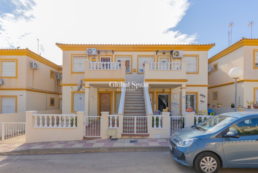 Resale - APARTMENT -
ORIHUELA COSTA - Orihuela Costa