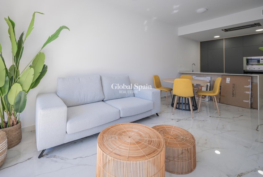 Resale - APARTMENT -
ORIHUELA COSTA - Orihuela Costa