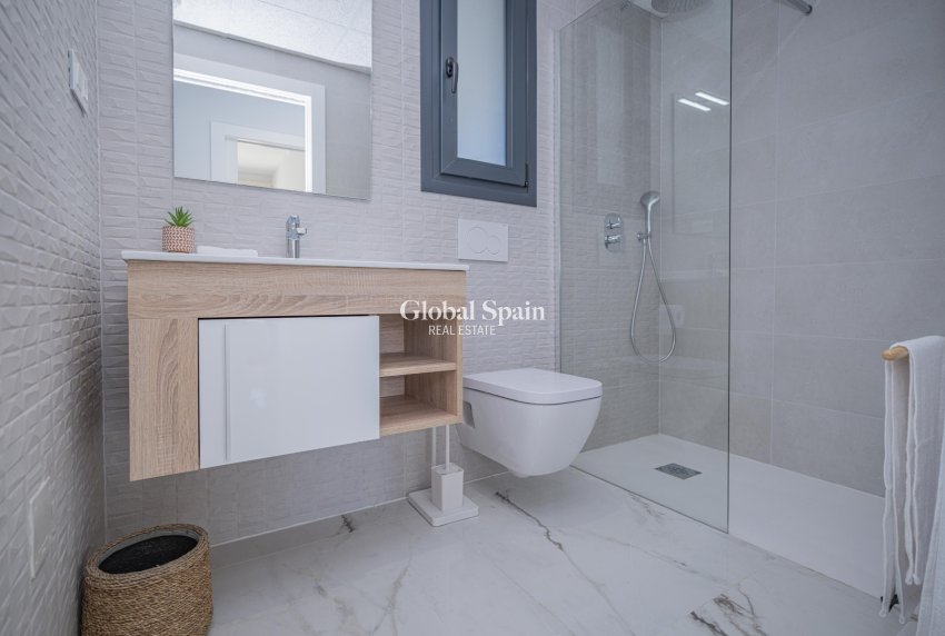 Resale - APARTMENT -
ORIHUELA COSTA - Orihuela Costa