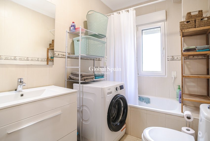 Resale - APARTMENT -
ORIHUELA COSTA - Orihuela Costa