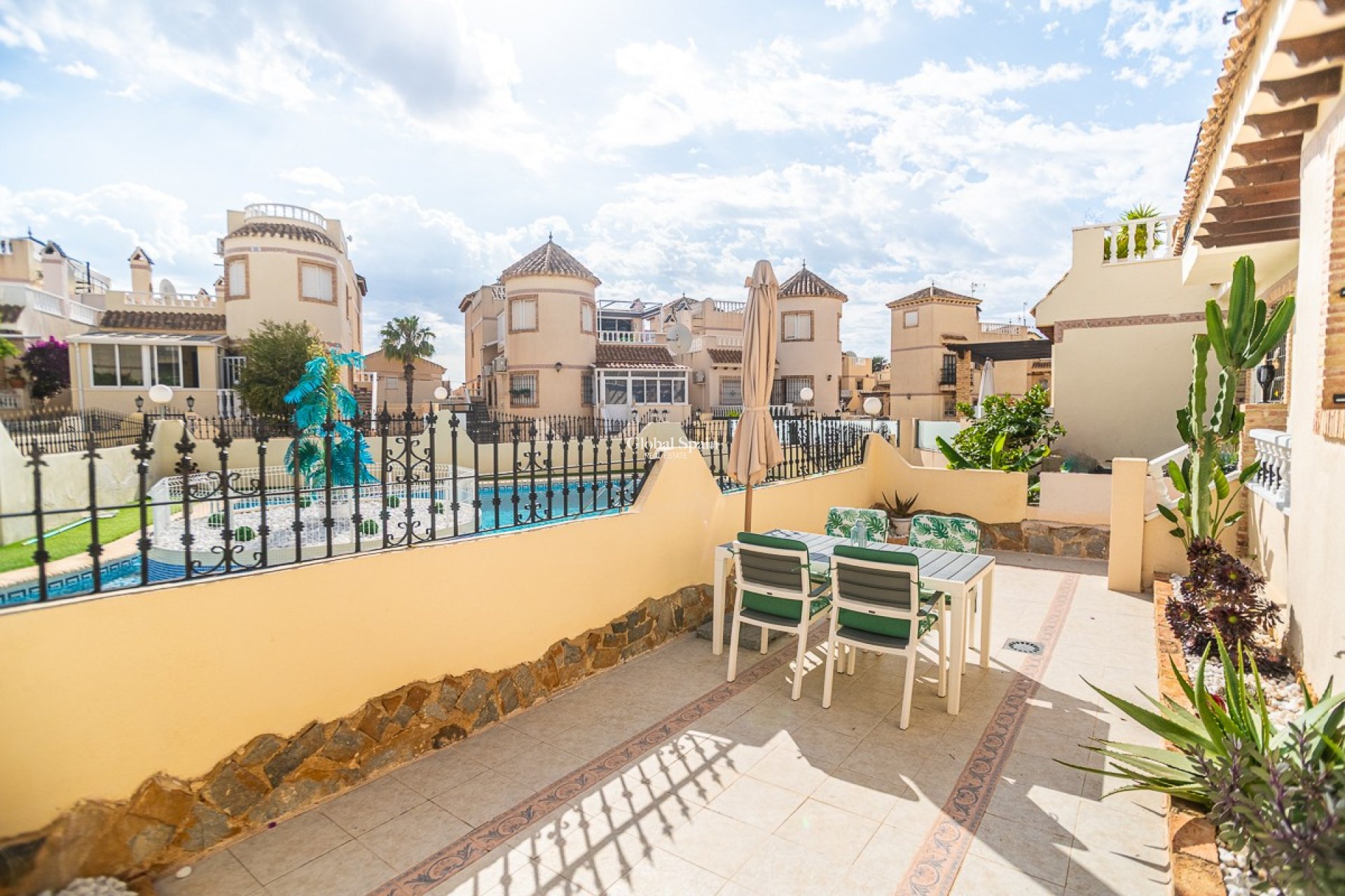 Resale - APARTMENT -
ORIHUELA COSTA - Orihuela Costa