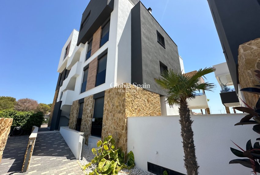 Resale - APARTMENT -
ORIHUELA COSTA - Orihuela-Costa