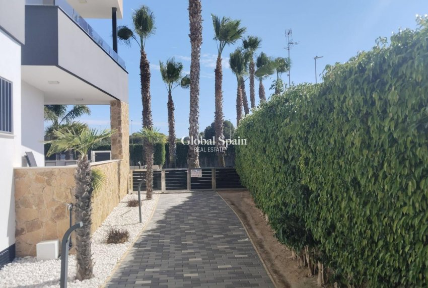 Resale - APARTMENT -
ORIHUELA COSTA - PAU 8