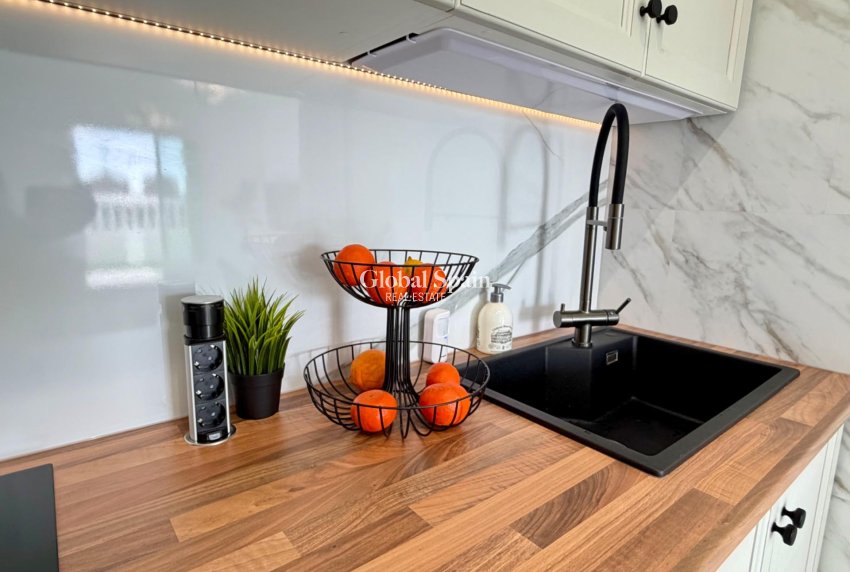 Resale - APARTMENT -
ORIHUELA COSTA - Playa Flamenca Norte