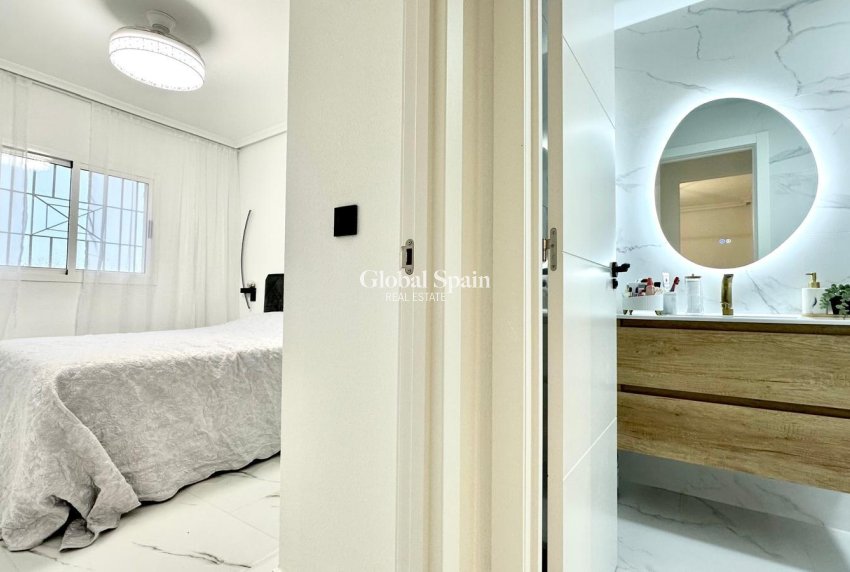 Resale - APARTMENT -
ORIHUELA COSTA - Playa Flamenca Norte